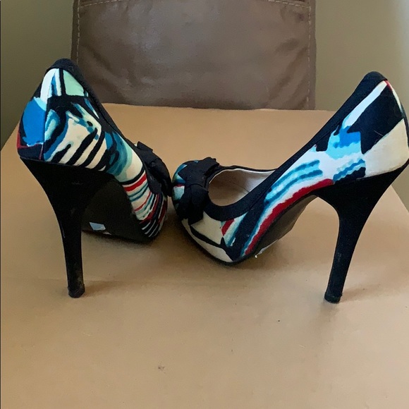 Shoes - Picture 4 of 6